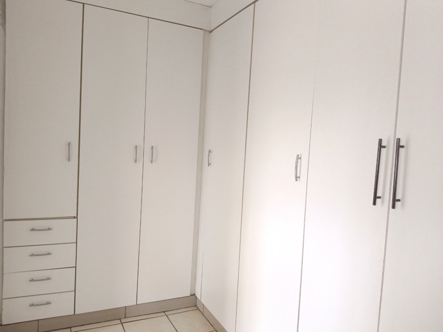 To Let 5 Bedroom Property for Rent in Thornhill Limpopo