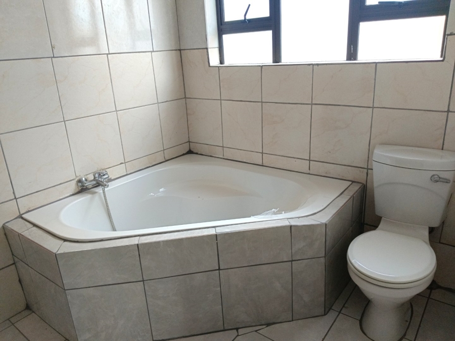 To Let 5 Bedroom Property for Rent in Thornhill Limpopo