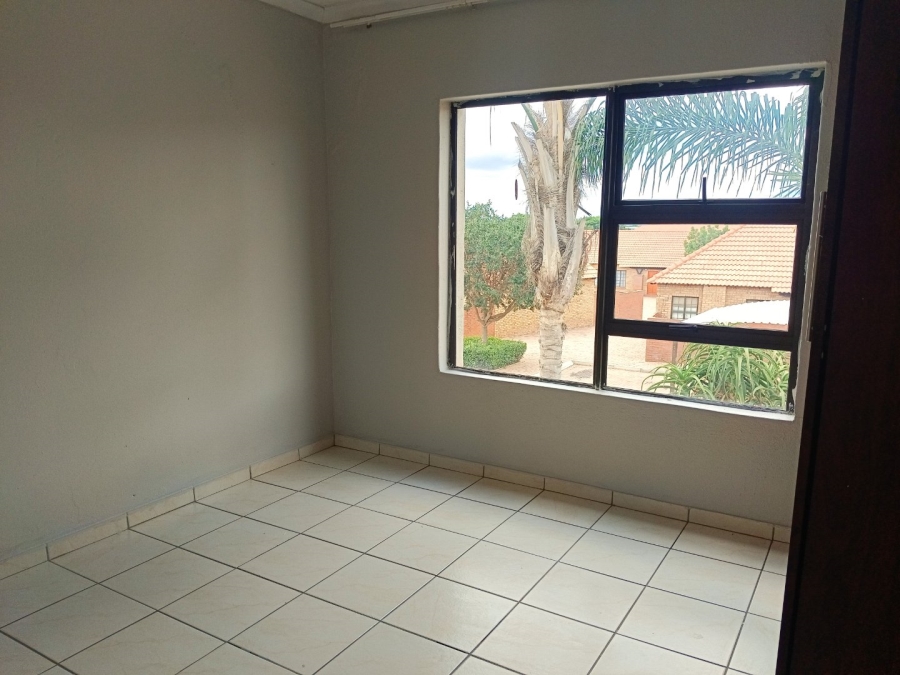 To Let 5 Bedroom Property for Rent in Thornhill Limpopo