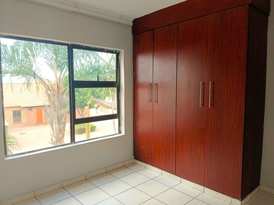 To Let 5 Bedroom Property for Rent in Thornhill Limpopo