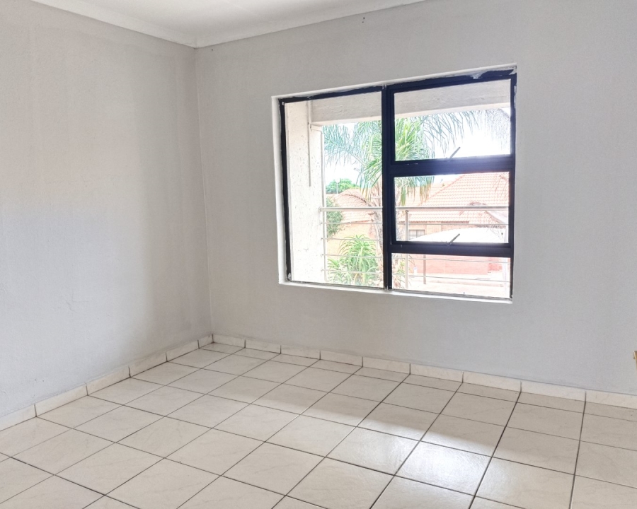 To Let 5 Bedroom Property for Rent in Thornhill Limpopo