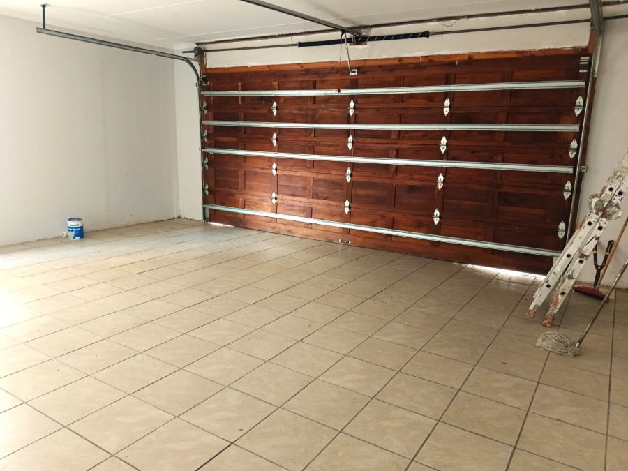 To Let 5 Bedroom Property for Rent in Thornhill Limpopo