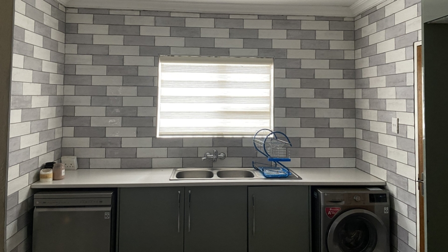 To Let 3 Bedroom Property for Rent in Mahlasedi Park Limpopo