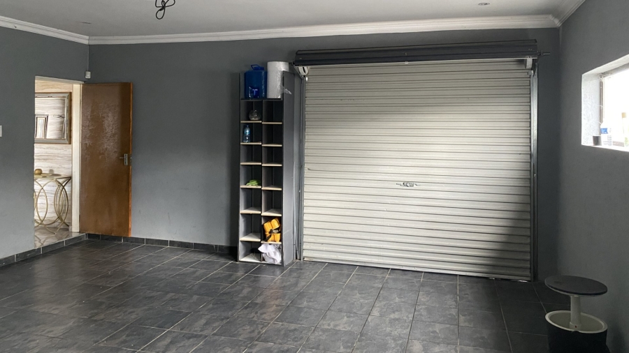 To Let 3 Bedroom Property for Rent in Mahlasedi Park Limpopo