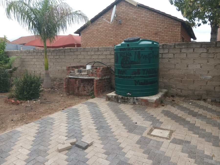 To Let 3 Bedroom Property for Rent in Madiba Park Limpopo