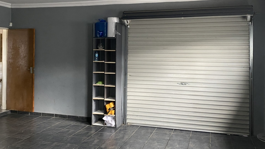 3 Bedroom Property for Sale in Mahlasedi Park Limpopo