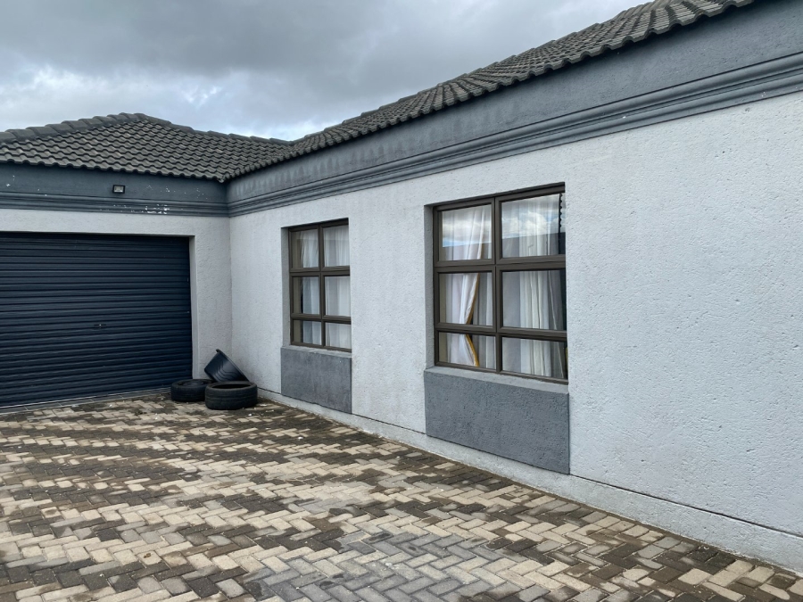 3 Bedroom Property for Sale in Mahlasedi Park Limpopo