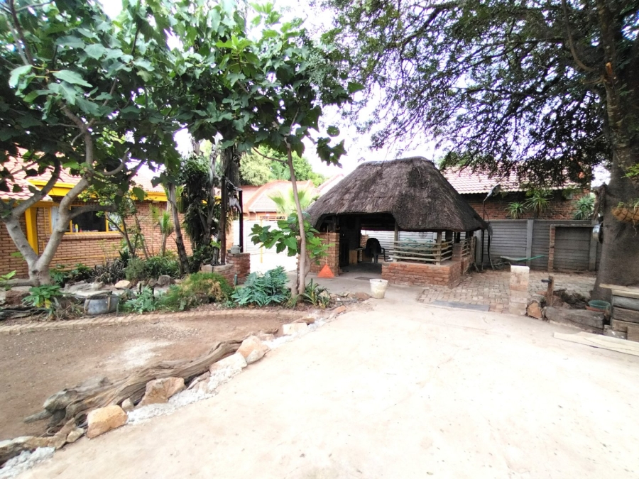 3 Bedroom Property for Sale in Fauna Park Limpopo