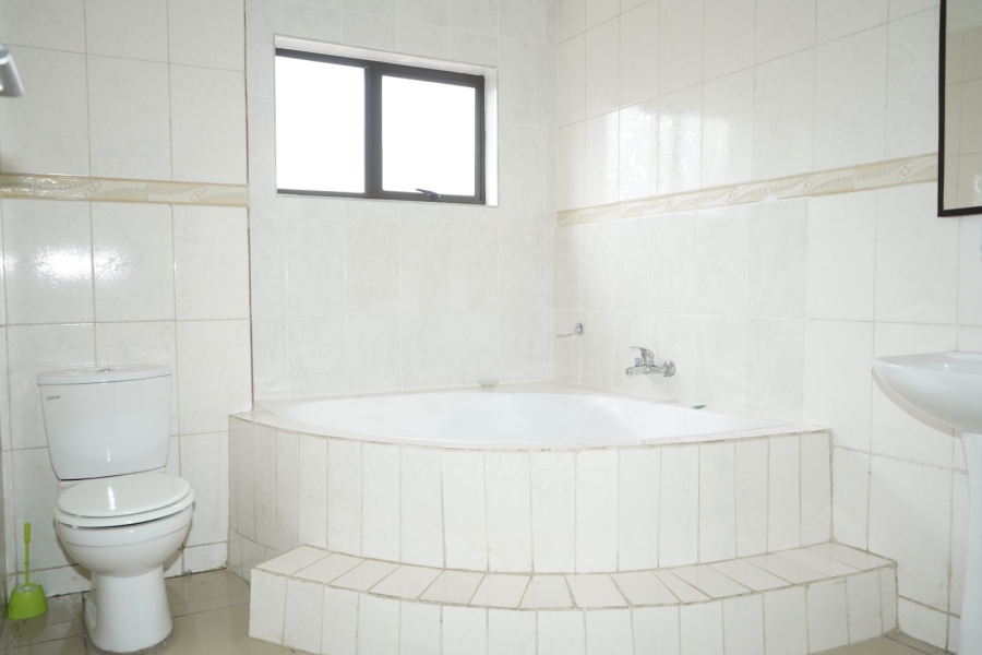 To Let 6 Bedroom Property for Rent in Thornhill Limpopo