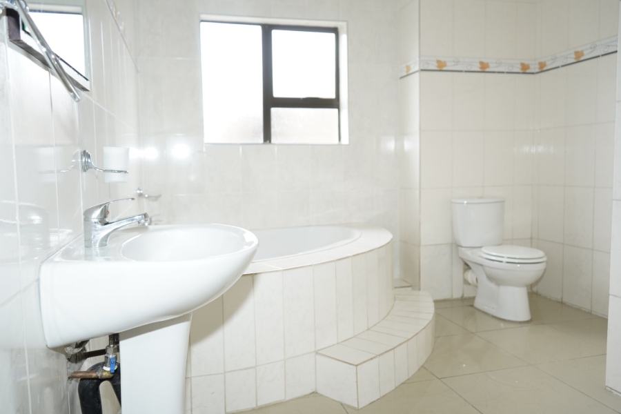 To Let 6 Bedroom Property for Rent in Thornhill Limpopo