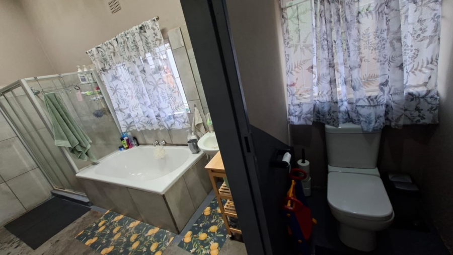 3 Bedroom Property for Sale in Kameeldoringpark Limpopo