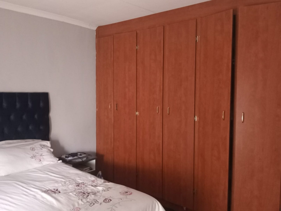 2 Bedroom Property for Sale in Polokwane Central Limpopo