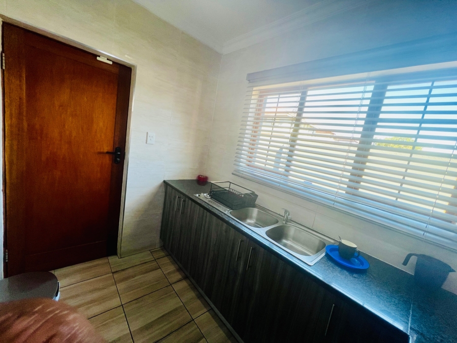 5 Bedroom Property for Sale in Woodhill Estate Limpopo