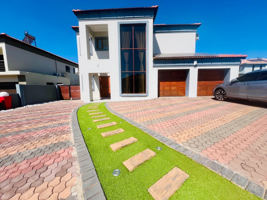 5 Bedroom Property for Sale in Woodhill Estate Limpopo