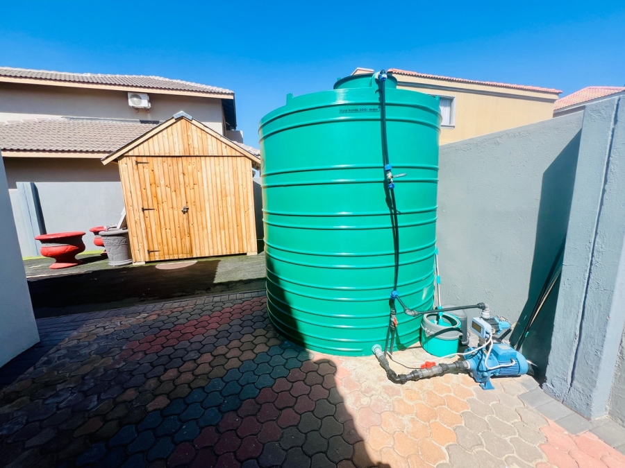 5 Bedroom Property for Sale in Woodhill Estate Limpopo