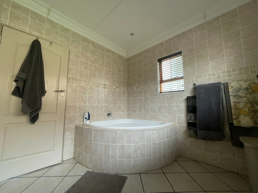 3 Bedroom Property for Sale in Bendor Limpopo