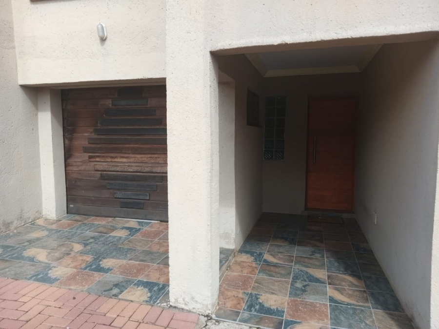To Let 4 Bedroom Property for Rent in Bendor Limpopo