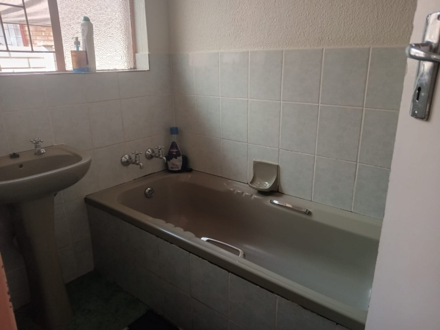 To Let 4 Bedroom Property for Rent in Bendor Limpopo