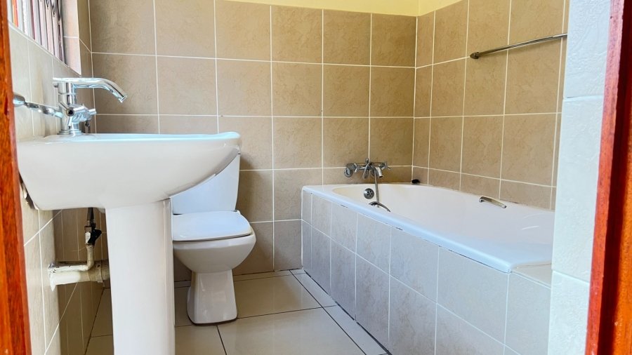 To Let 3 Bedroom Property for Rent in Bendor Limpopo