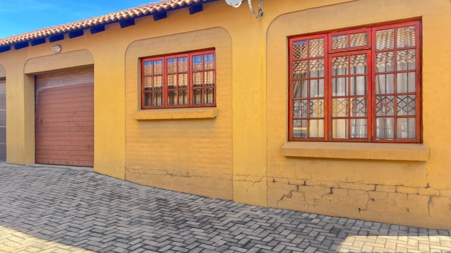 To Let 3 Bedroom Property for Rent in Bendor Limpopo