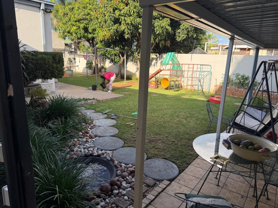 5 Bedroom Property for Sale in Nirvana Limpopo