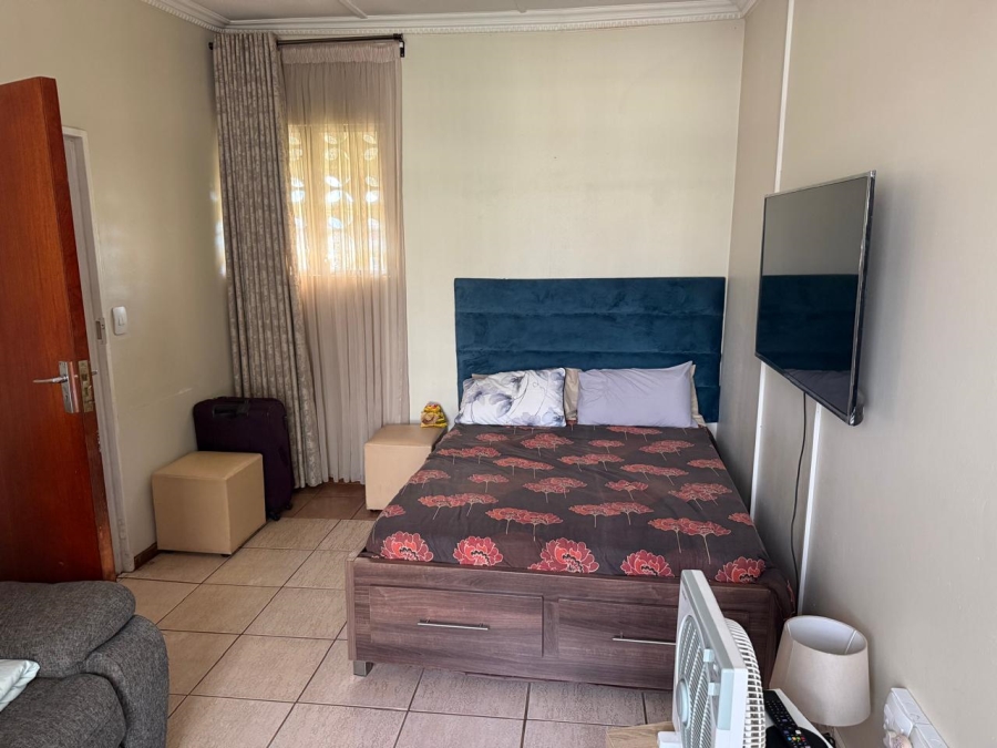 5 Bedroom Property for Sale in Nirvana Limpopo