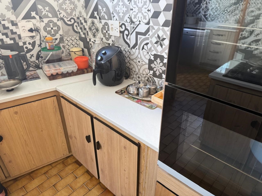 5 Bedroom Property for Sale in Nirvana Limpopo