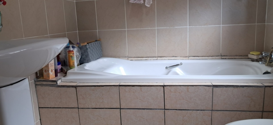 To Let 3 Bedroom Property for Rent in Bendor Limpopo