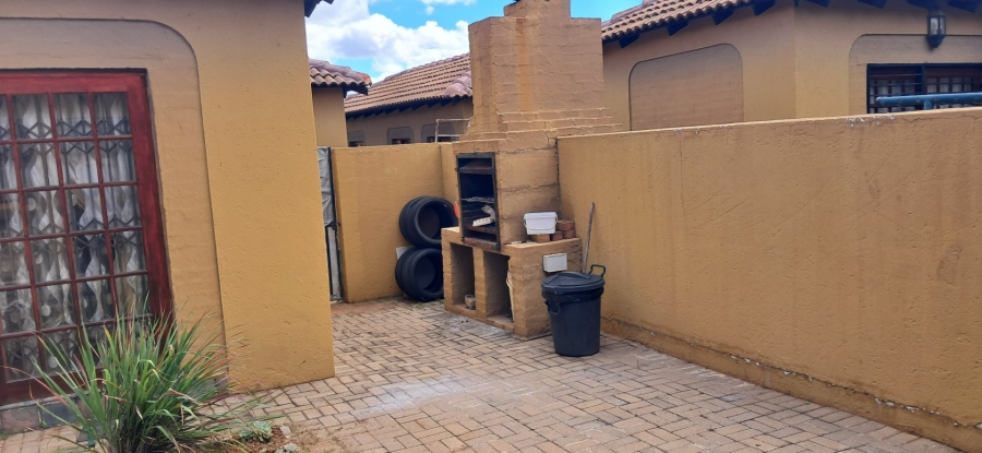 To Let 3 Bedroom Property for Rent in Bendor Limpopo