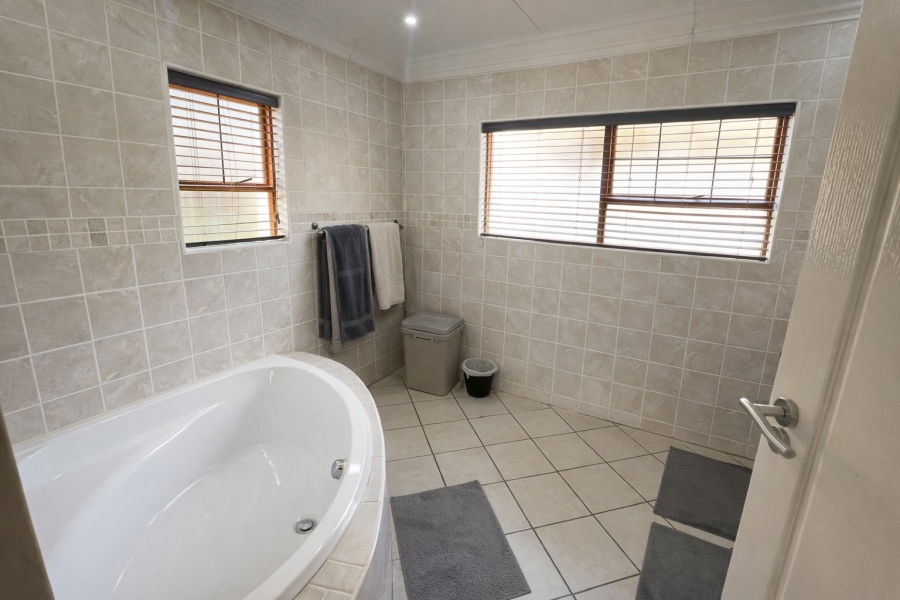 3 Bedroom Property for Sale in Bendor Limpopo