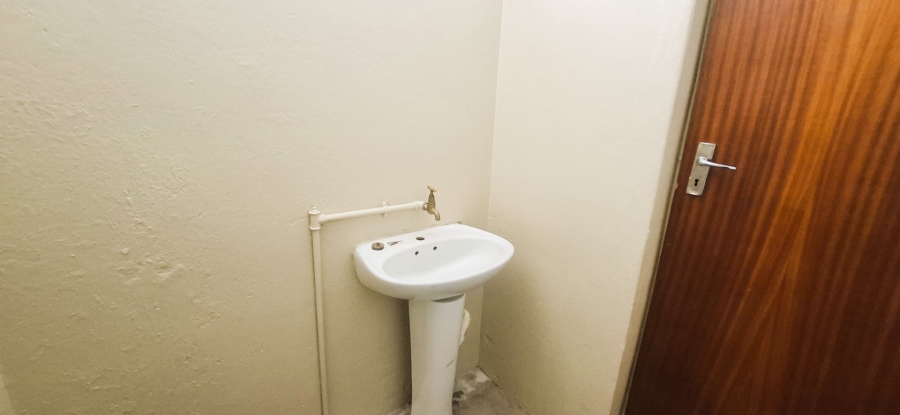 To Let Commercial Property for Rent in Polokwane Central Limpopo