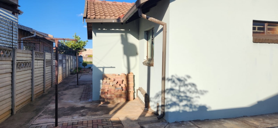 3 Bedroom Property for Sale in Westenburg Limpopo