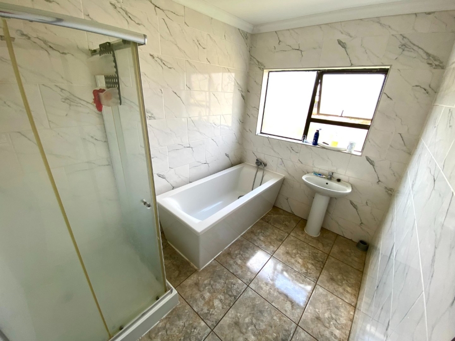 4 Bedroom Property for Sale in Chroompark Limpopo