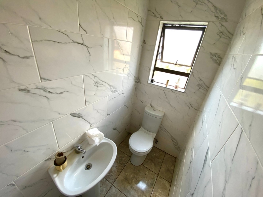 4 Bedroom Property for Sale in Chroompark Limpopo