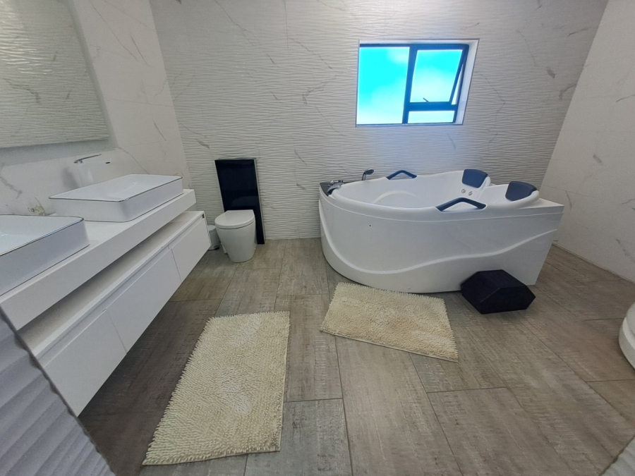 5 Bedroom Property for Sale in Eagles Crest Limpopo