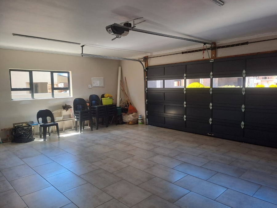 5 Bedroom Property for Sale in Eagles Crest Limpopo