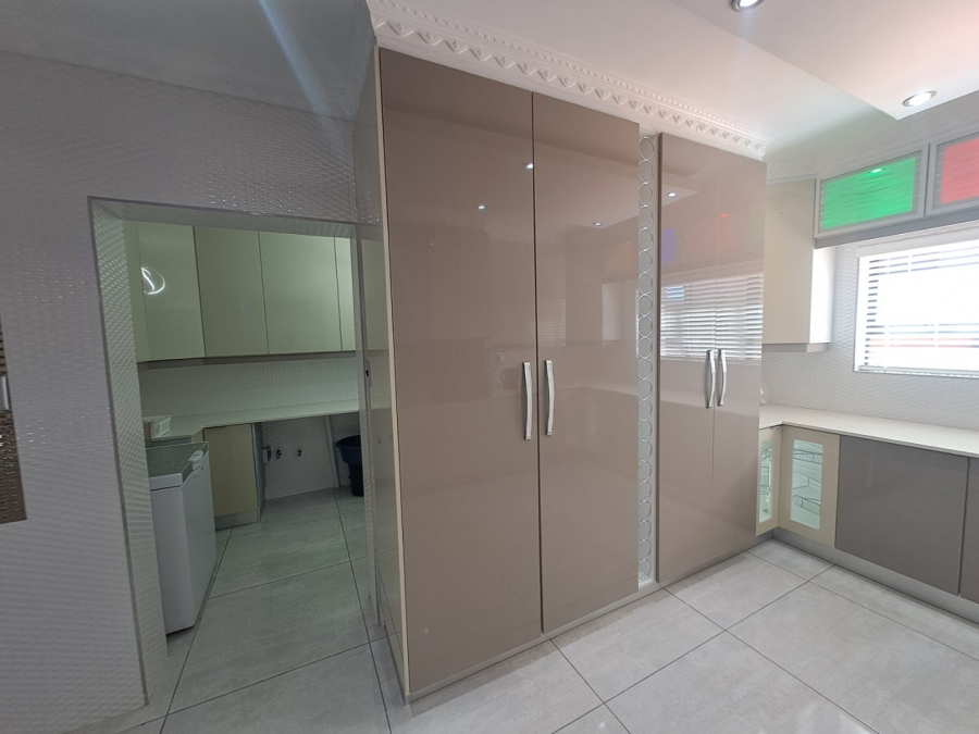 5 Bedroom Property for Sale in Eagles Crest Limpopo