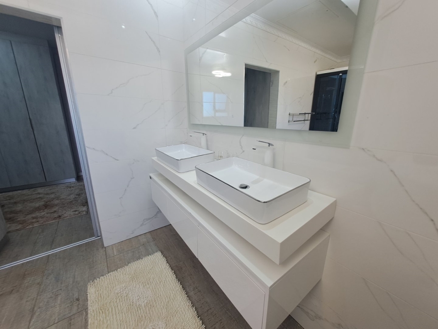 5 Bedroom Property for Sale in Eagles Crest Limpopo