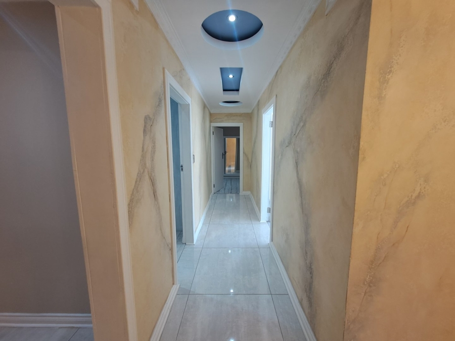 5 Bedroom Property for Sale in Eagles Crest Limpopo