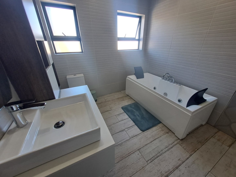 5 Bedroom Property for Sale in Eagles Crest Limpopo