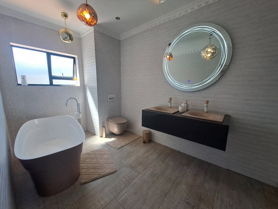 5 Bedroom Property for Sale in Eagles Crest Limpopo