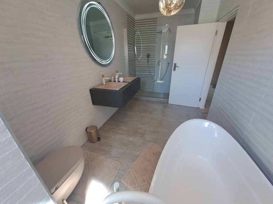 5 Bedroom Property for Sale in Eagles Crest Limpopo