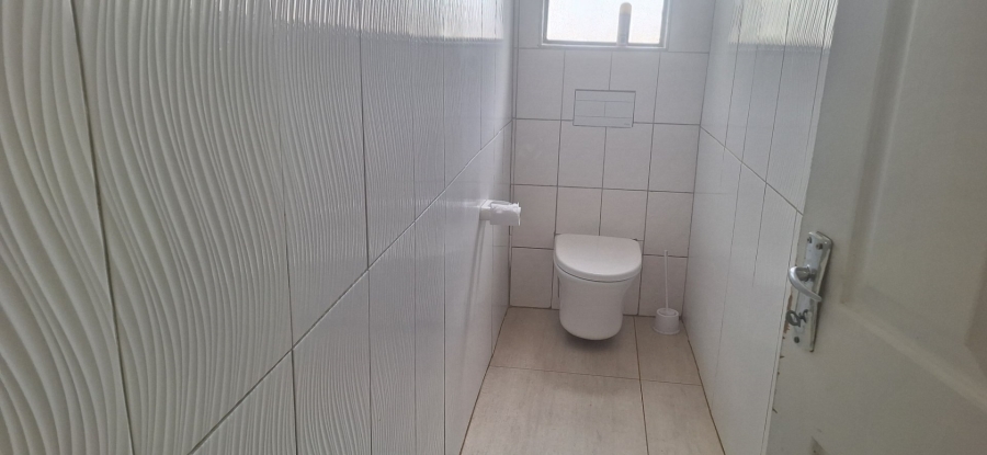 To Let 4 Bedroom Property for Rent in Chroompark Limpopo