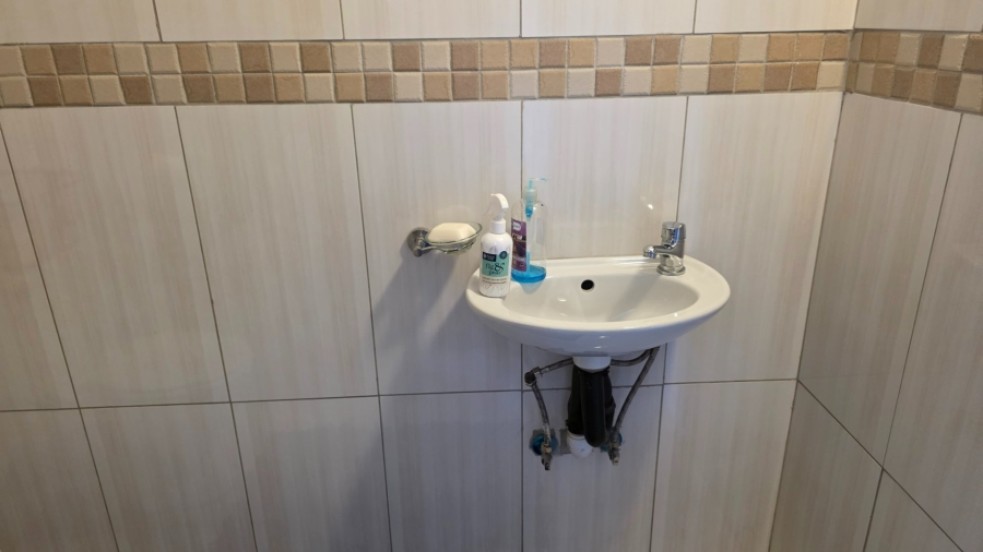 3 Bedroom Property for Sale in Golden Acres Estate Limpopo