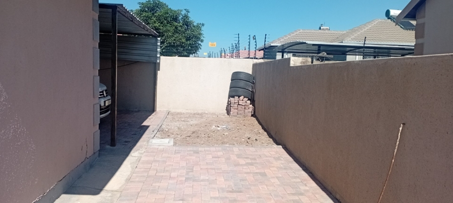 To Let 3 Bedroom Property for Rent in Southern Gateway Limpopo
