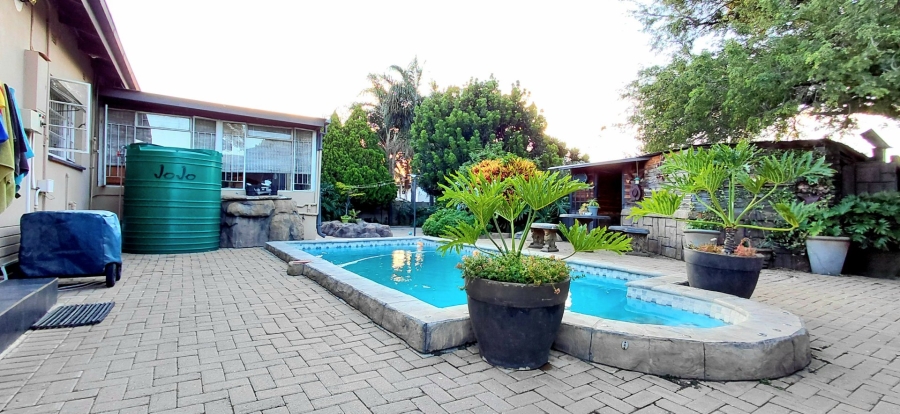 4 Bedroom Property for Sale in Hospitaalpark Limpopo