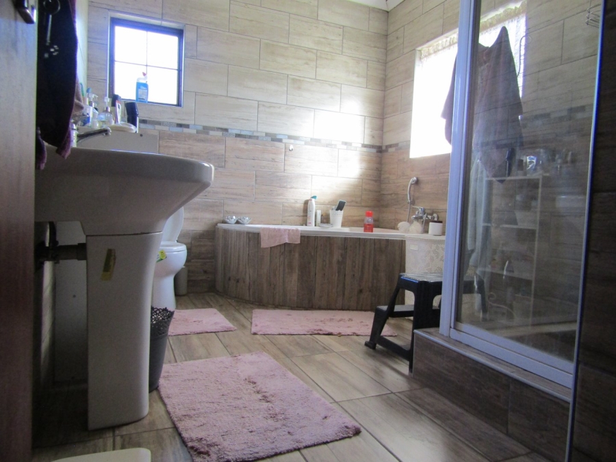 5 Bedroom Property for Sale in Thabazimbi Limpopo