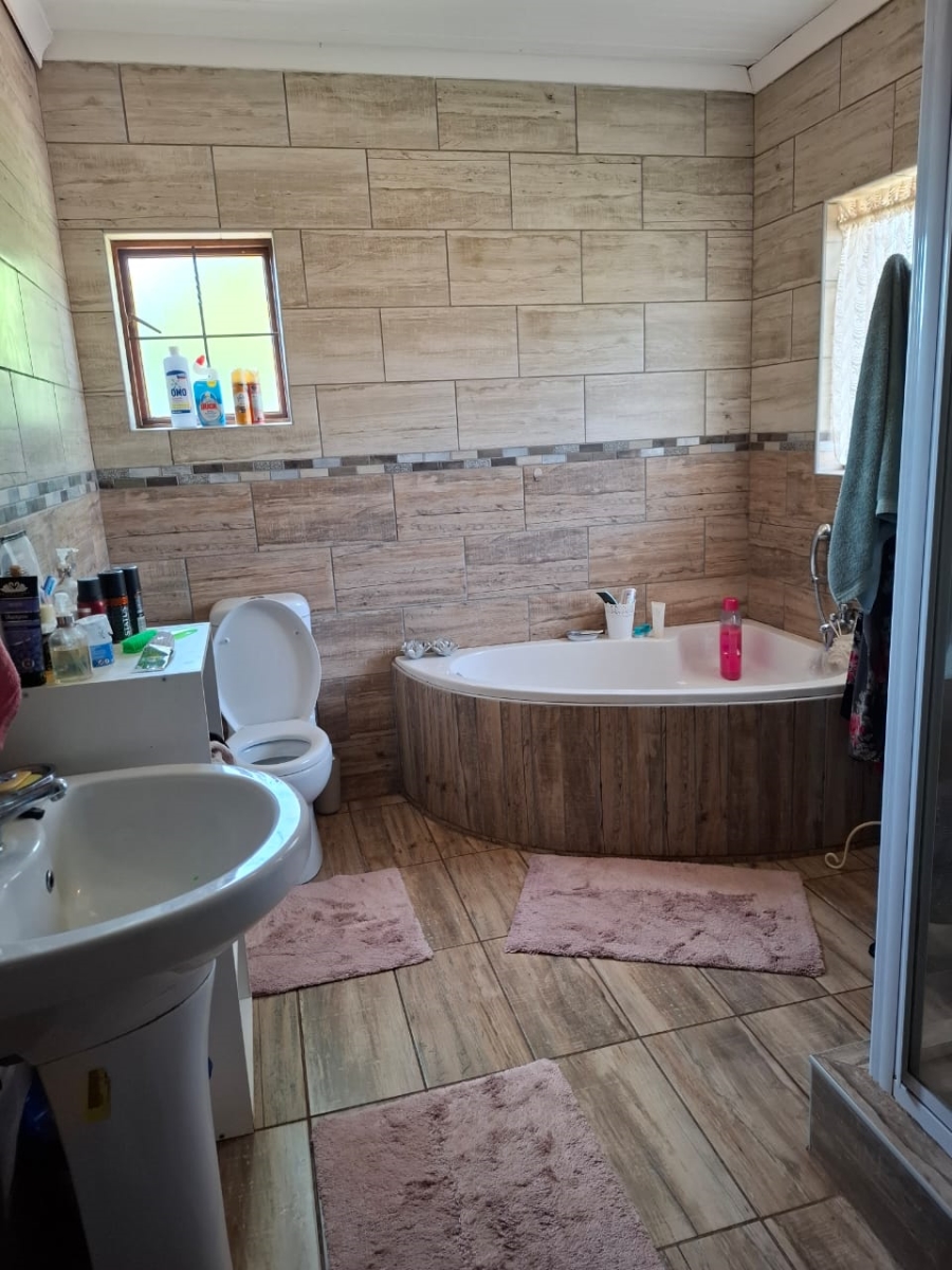 5 Bedroom Property for Sale in Thabazimbi Limpopo