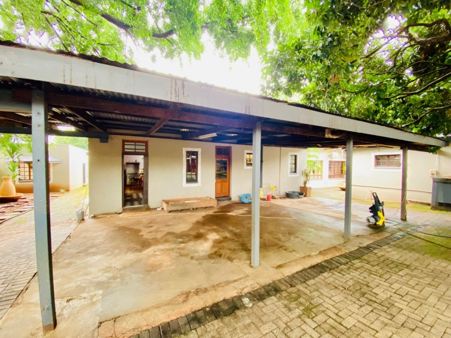 6 Bedroom Property for Sale in Fauna Park Limpopo