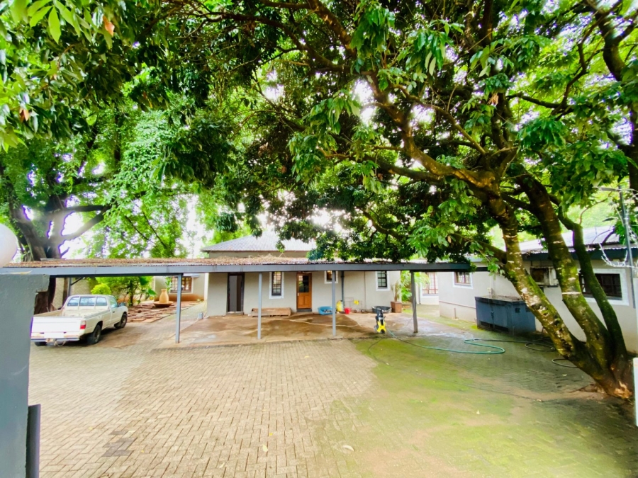 6 Bedroom Property for Sale in Fauna Park Limpopo